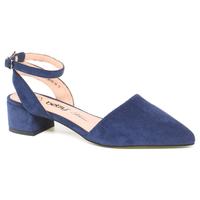   Betsy 069747