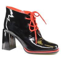    Medea 056122